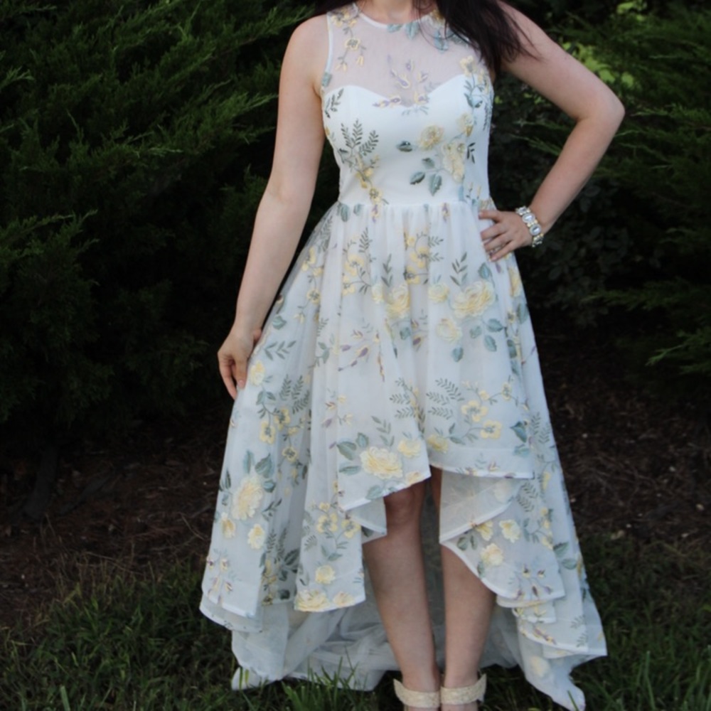 Avery formal dress High low dress  size 8